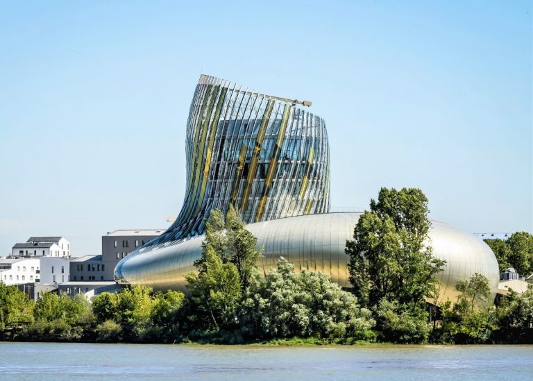 Ecole de commerce à Bordeaux  découvrez le campus INSEEC